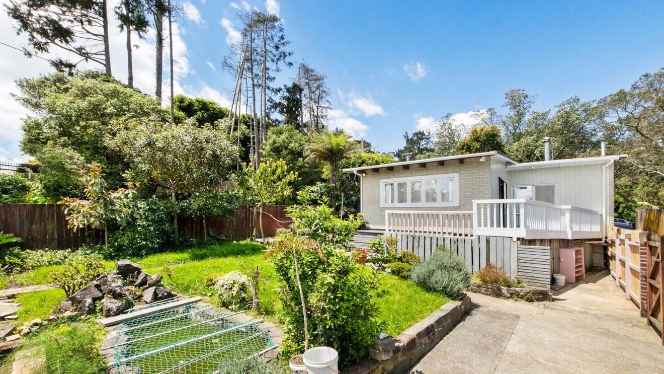 117 Kinross Street, Blockhouse Bay, Auckland - Carousel 1