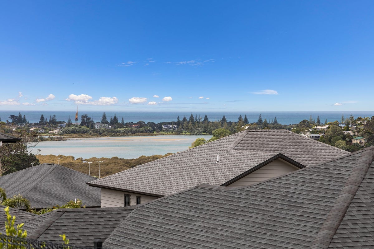 7 Pioneer Rise, Silverdale, Auckland  - Carousel 26