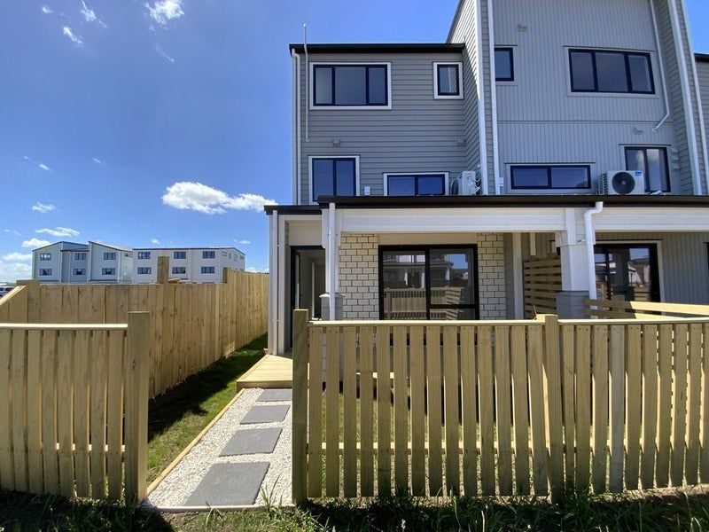 17 Auranga Drive, Karaka, Papakura - Carousel 1