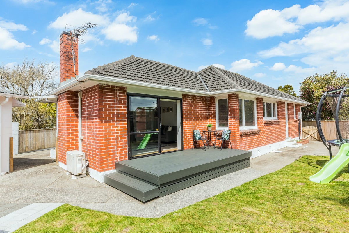 77 Clouston Park Road, Clouston Park, Upper Hutt - Carousel 1
