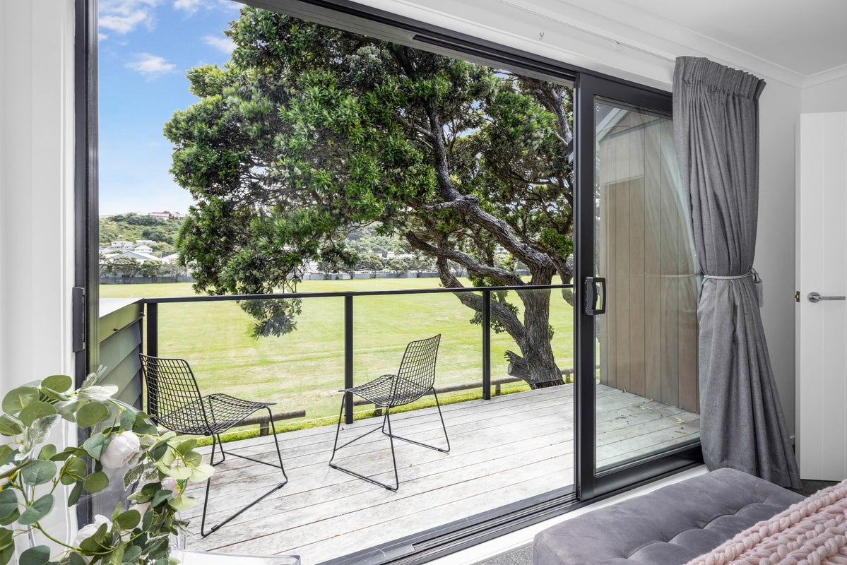 6/69 Darlington Road, Miramar, Wellington - Carousel 2
