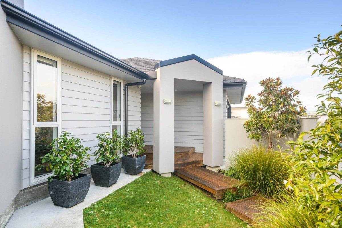 8 Silkwood Place, Fitzherbert, Palmerston North - Carousel 1