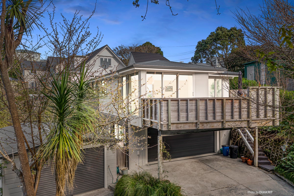 2 Kamla Way, Khandallah, Wellington - Carousel 1