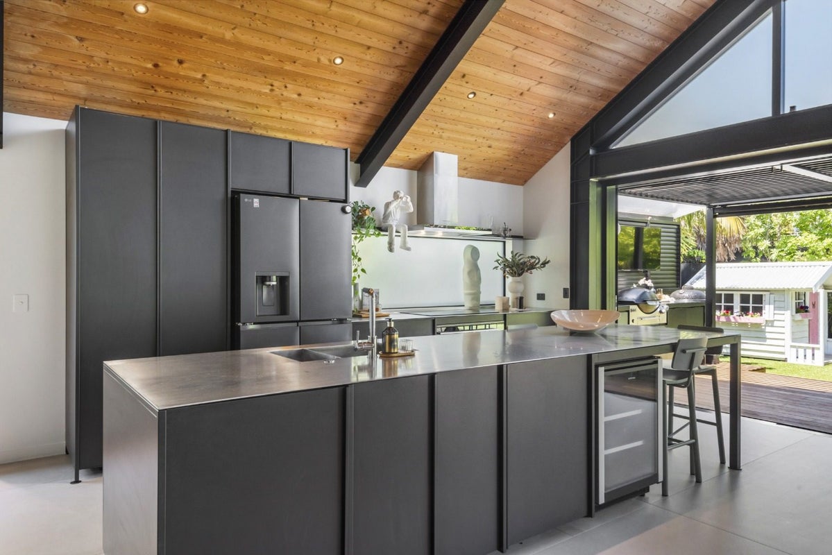 74 West End Road, Westmere, Auckland - Carousel 2