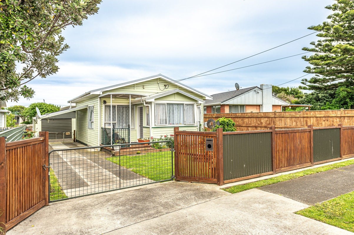 143 Cornfoot Street, Castlecliff, Whanganui - Carousel 1