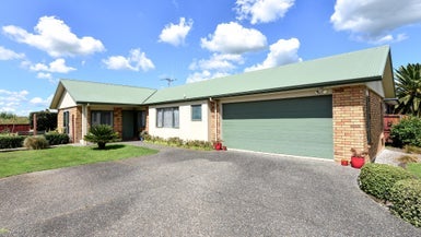 12 Aldona Place, Fairview Downs, Hamilton - Carousel 1