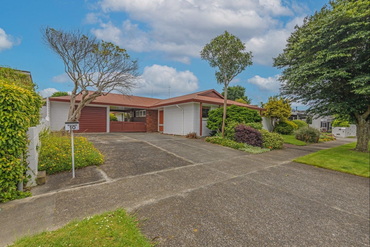 10 Chilton Grove, Hokowhitu, Palmerston North - Carousel 1