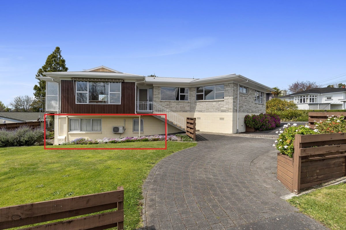 18A Hillcrest Road, Hillcrest, Hamilton - Carousel 1