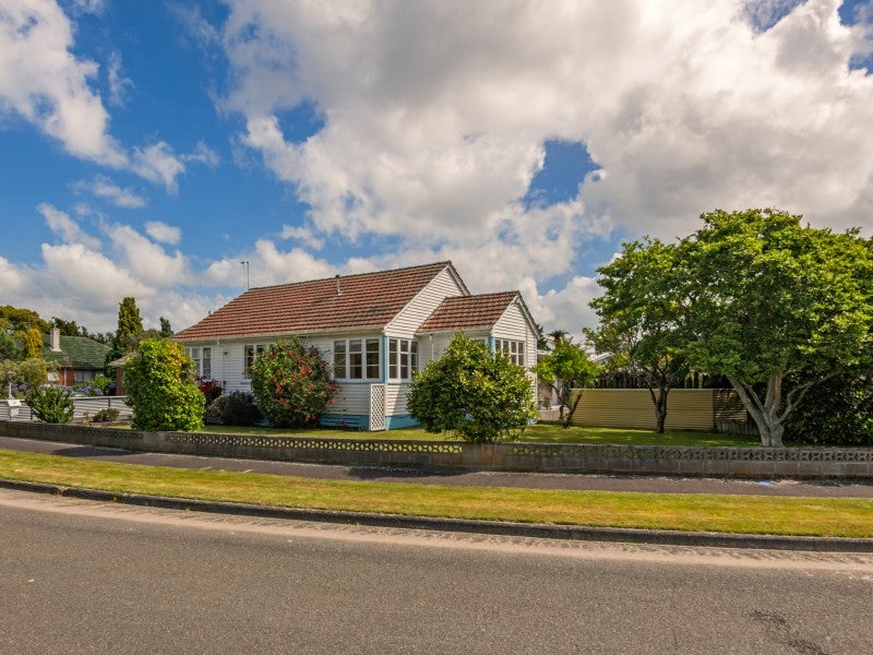 32 Hulme Street, Roslyn, Palmerston North - Carousel 1