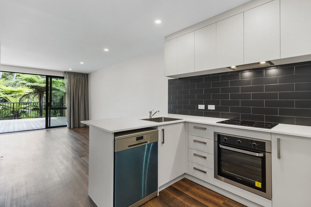 46 Tokai Place, Glen Eden, Auckland - Carousel 2