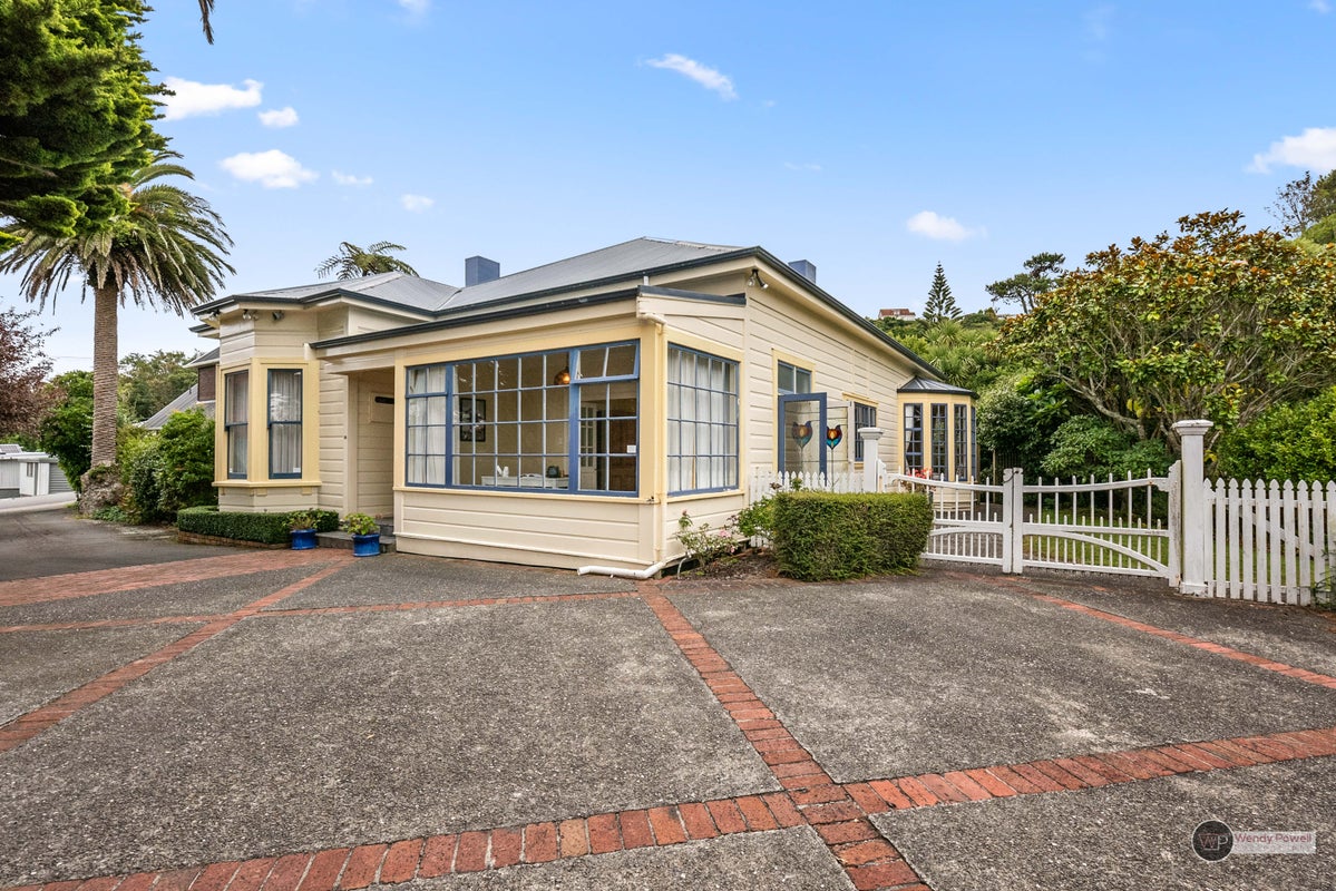 32 Woodland Road, Johnsonville, Wellington - Carousel 1