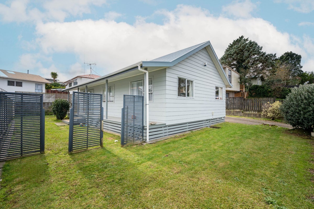 1 Wattle Place, Chartwell, Hamilton - Carousel 1