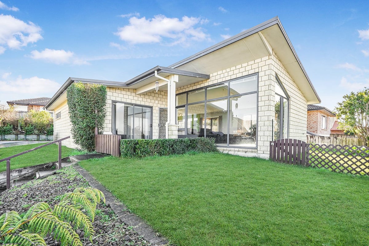 14 Hadrians Way, Nawton, Hamilton - Carousel 1