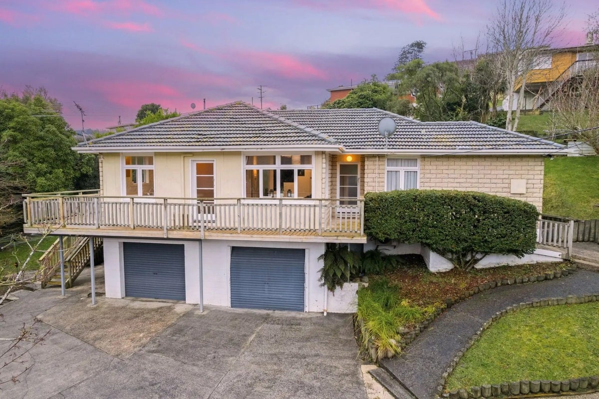 80 Barr Street, Kenmure, Dunedin - Carousel 1