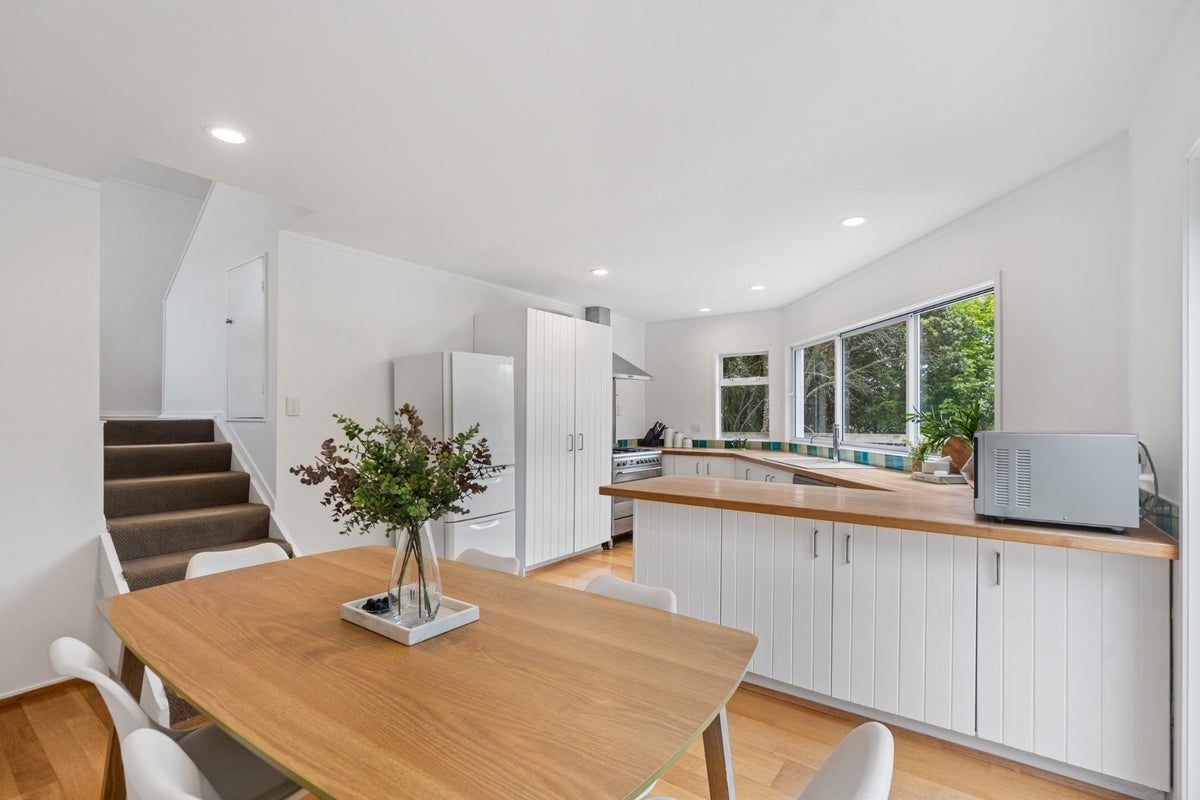 2/12 Bulwer Street, Devonport, Auckland - Carousel 2