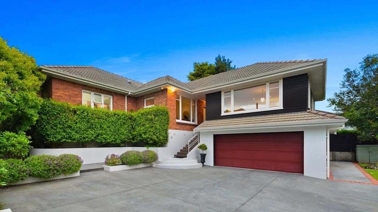 6 Tamihana Avenue, Fairfield, Hamilton - Carousel 21