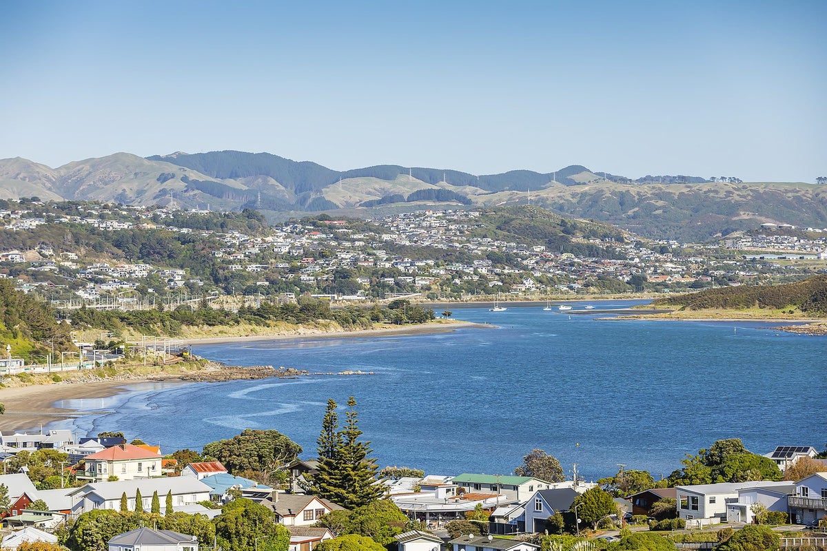14 Corlett Road, Plimmerton, Porirua - Carousel 2