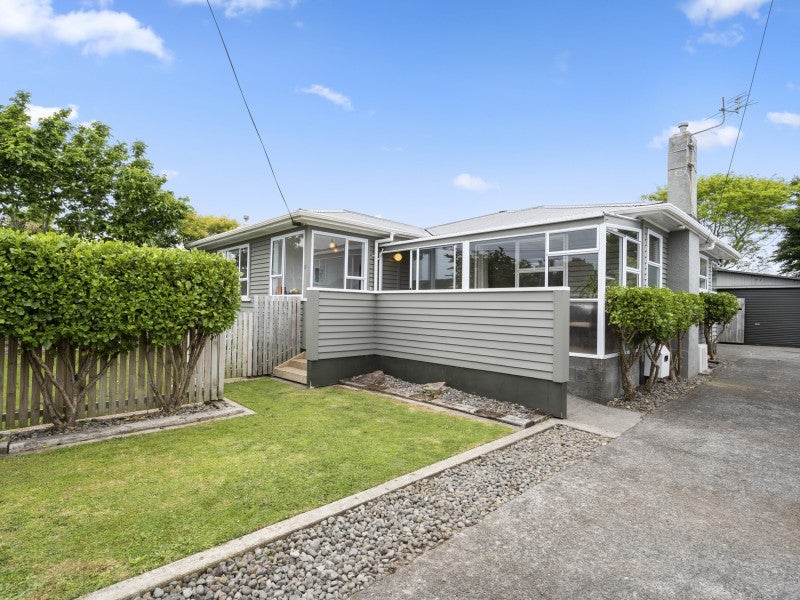 16 Karaka Street, Merrilands, New Plymouth - Carousel 1