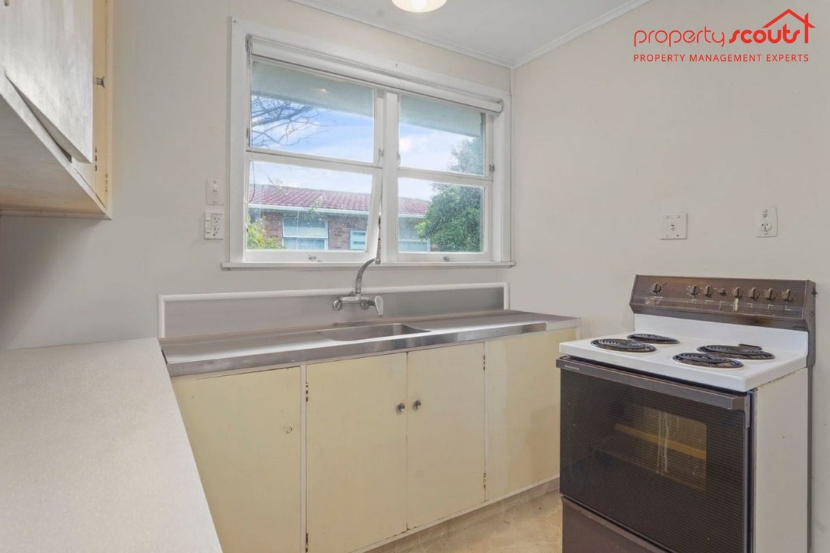 1382B Cameron Road, Greerton, Tauranga - Carousel 2