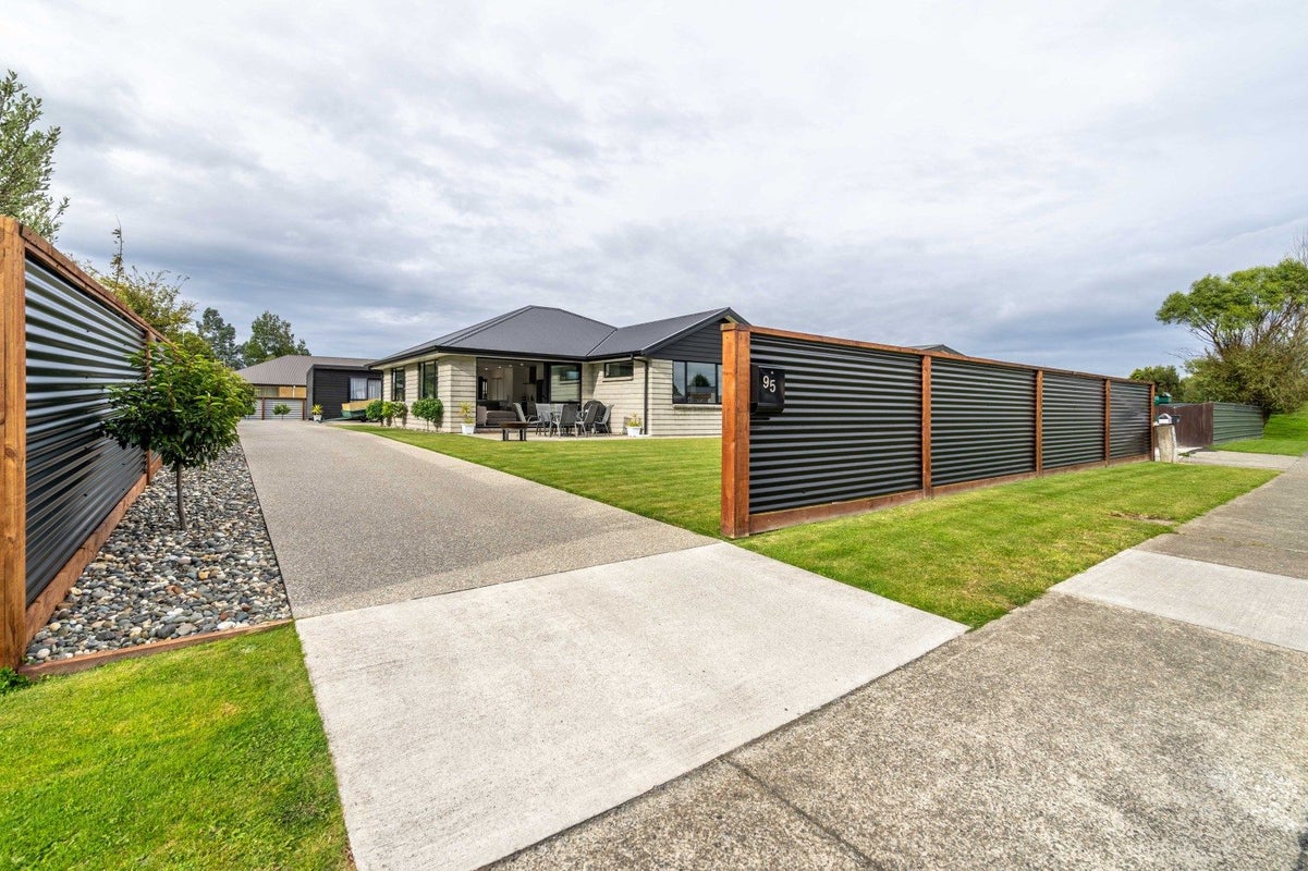95 Vernon Street, Kingswell, Invercargill - Carousel 1
