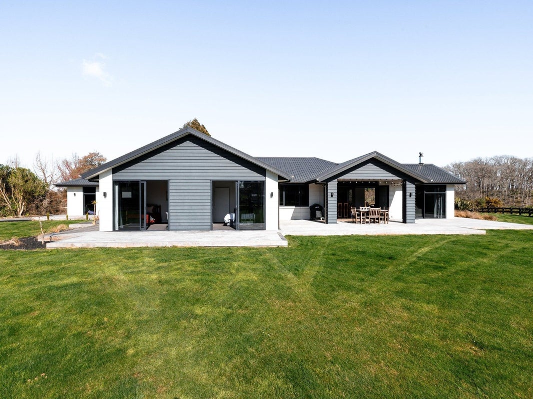 4A Twin Oaks Drive, Tamahere - Carousel 1