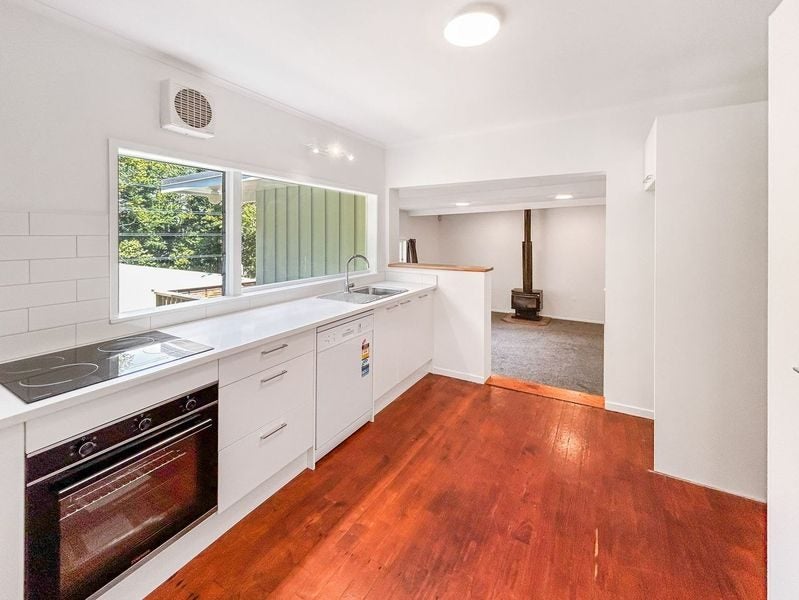77 Kauri Point Road, Laingholm, Auckland - Carousel 2