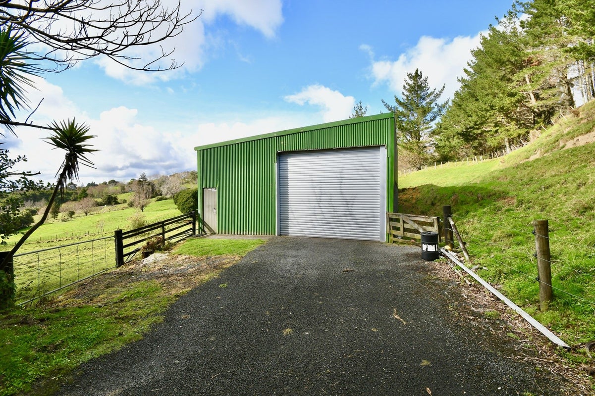 320 Ardmore Quarry Road, Ardmore, Papakura - Carousel 15