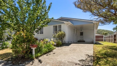 59 California Drive, Totara Park, Upper Hutt - Carousel 1
