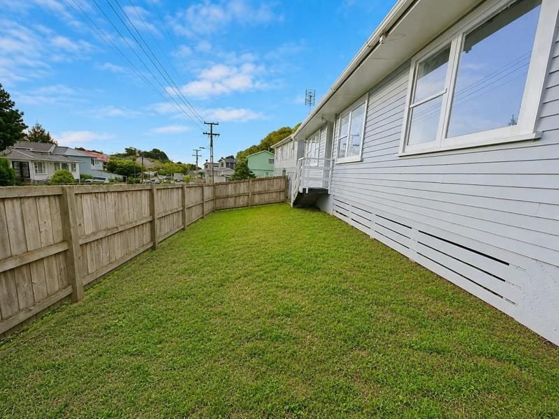 44 Cardiff Crescent, Cannons Creek, Porirua - Carousel 2