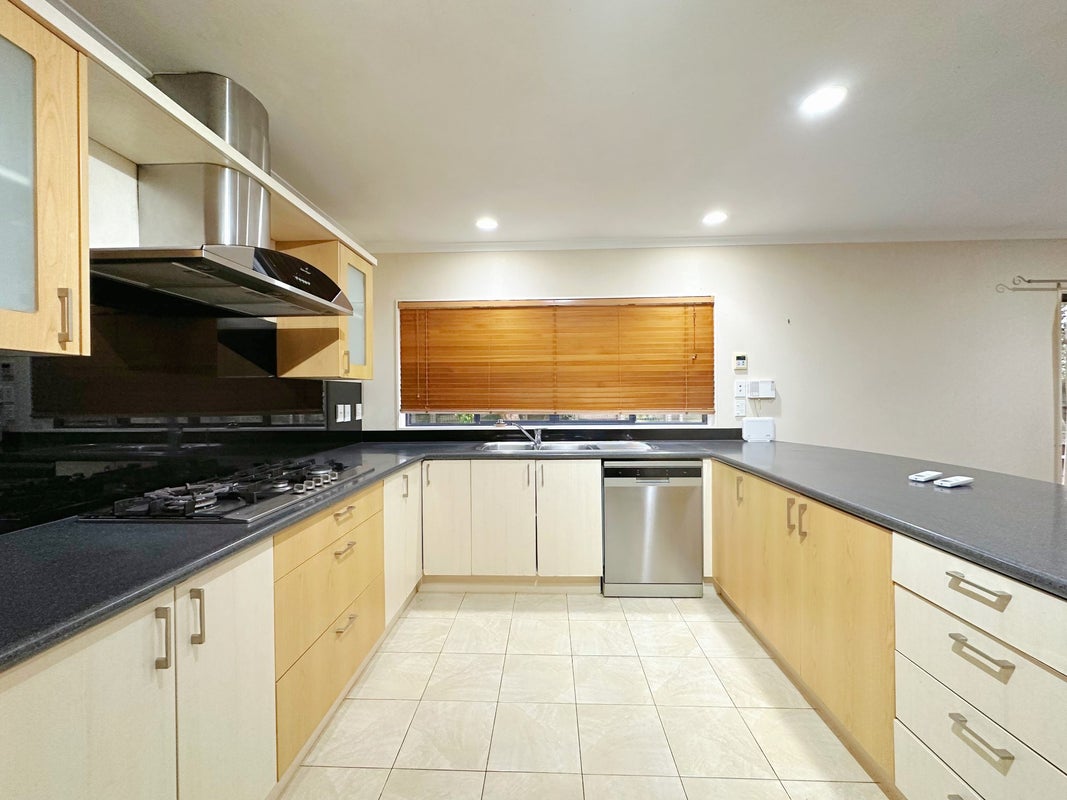 138 Middlefield Drive, Flat Bush, Auckland - Carousel 1
