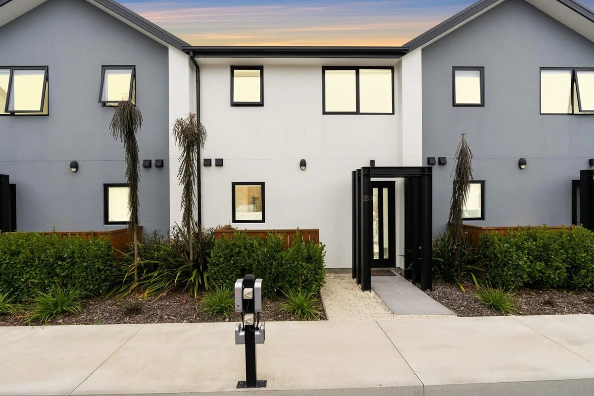 13/25 Hargest Crescent, Sydenham, Christchurch - Carousel 16