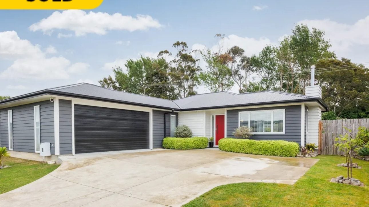 41 Coutts Way, Fitzherbert, Palmerston North - Carousel 1