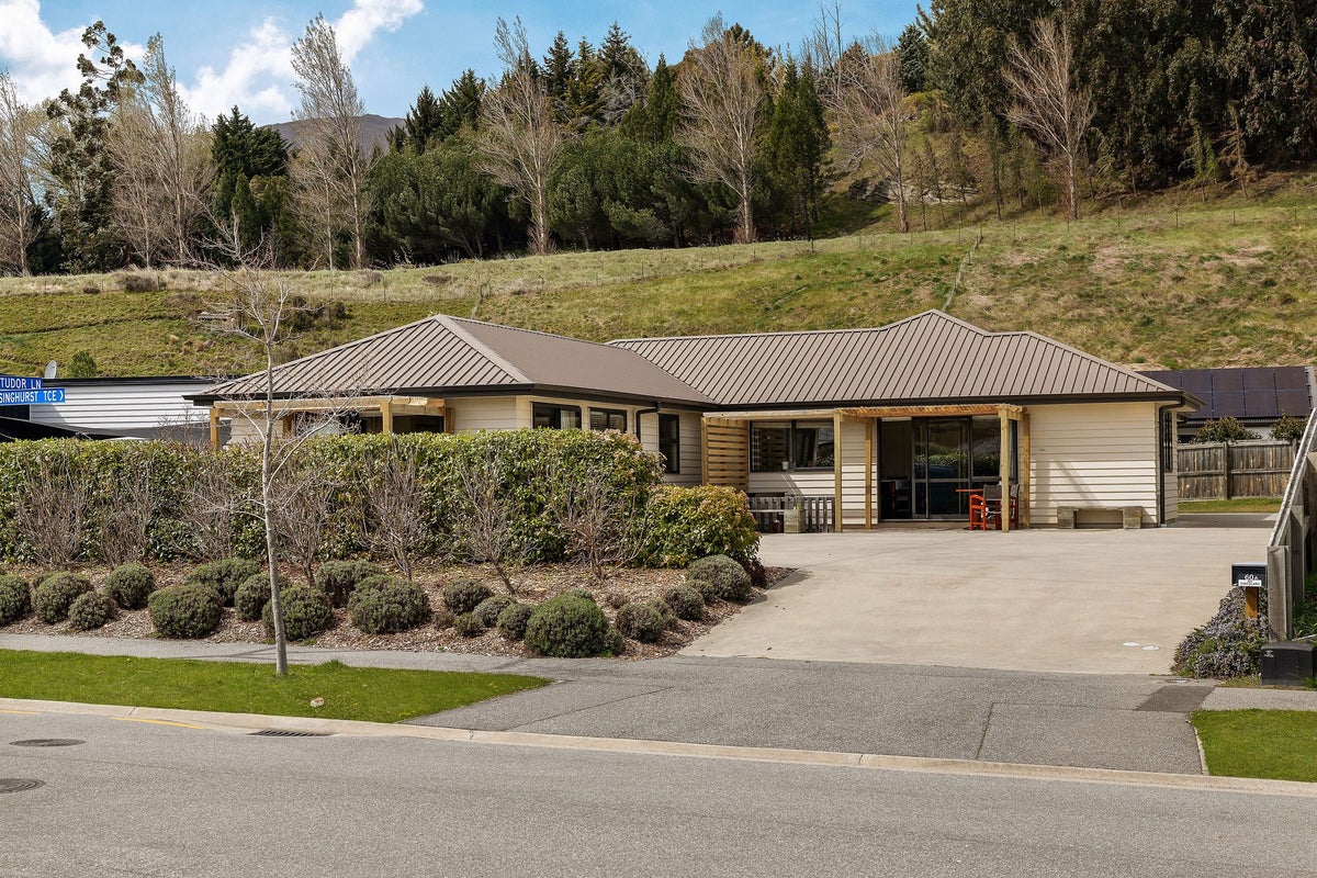 60 Risinghurst Terrace, Lower Shotover, Queenstown - Carousel 1