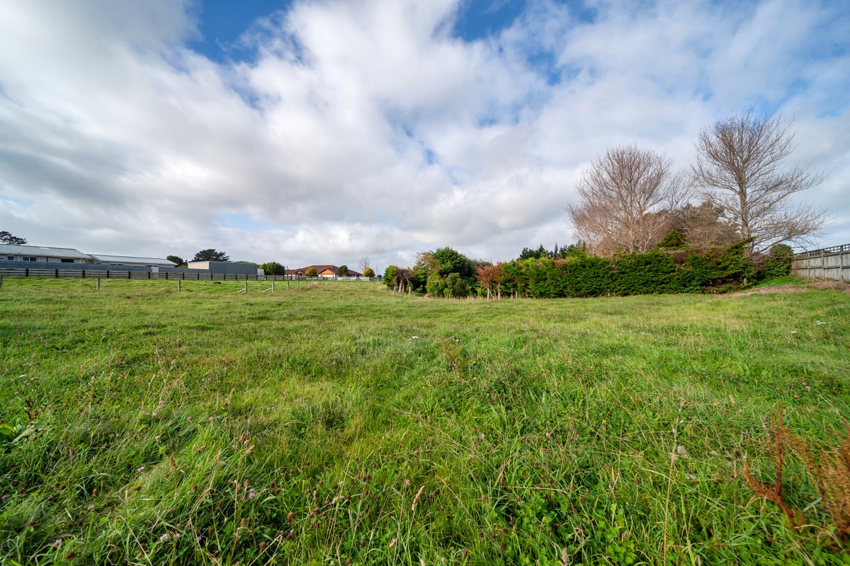 10C Gladstone Street, Hawera - Carousel 1