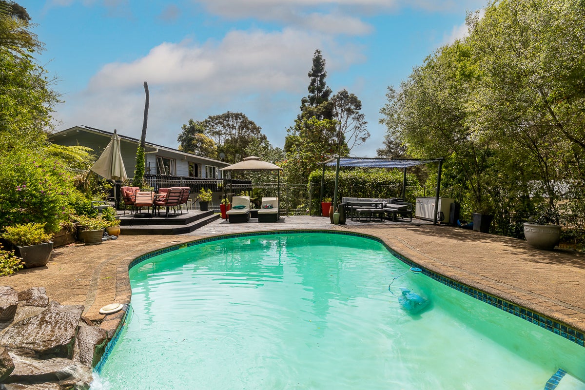 42 Opanuku Road, Henderson Valley, Auckland - Carousel 1