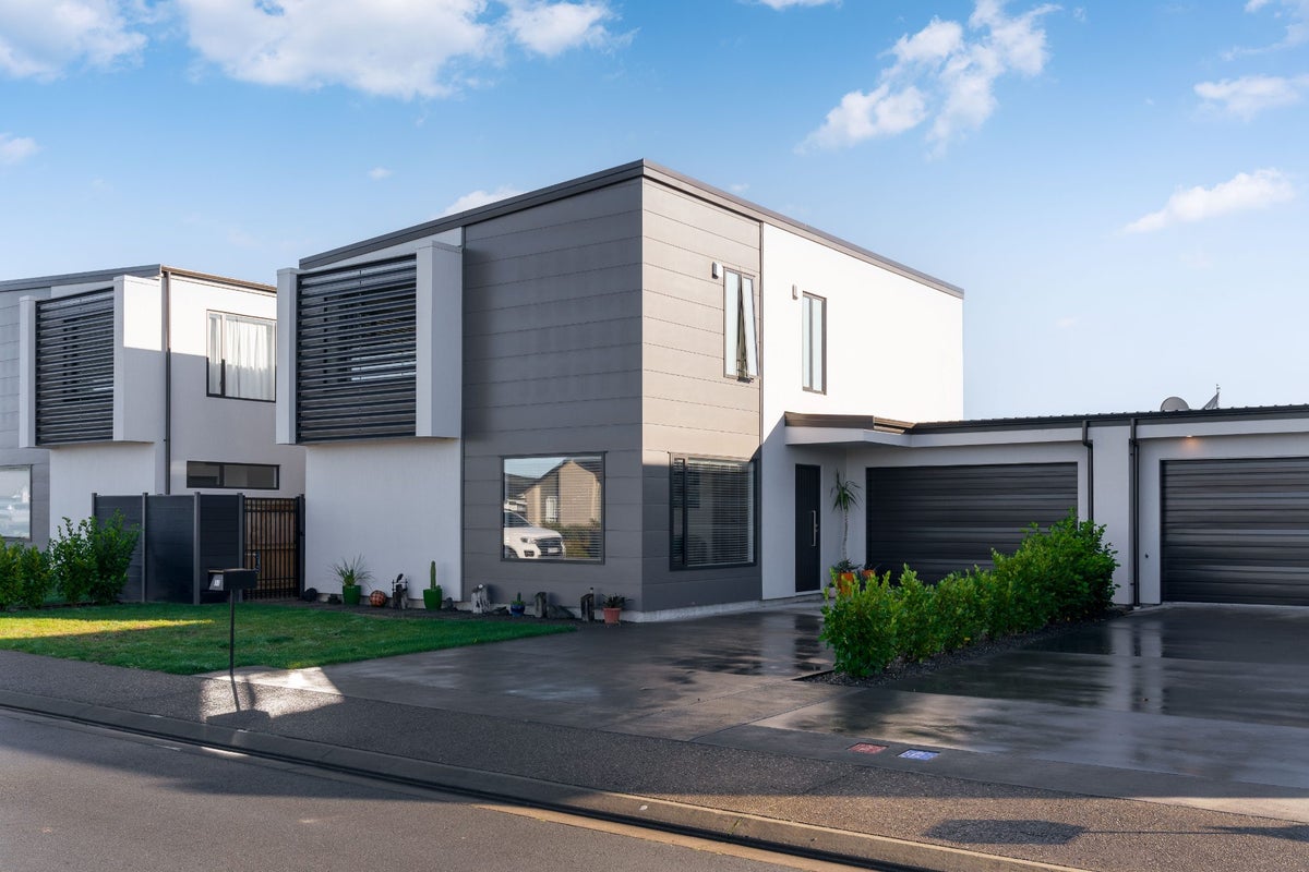 31 Marine Corps Drive, Solway, Masterton - Carousel 21