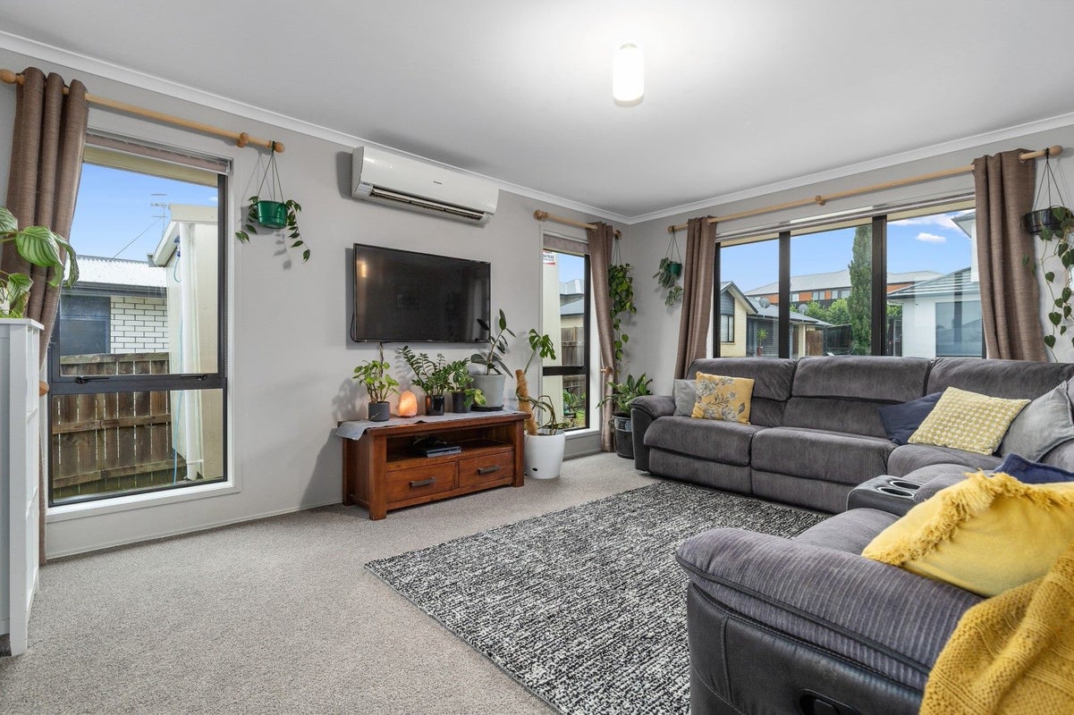16 Evergreen Rise, Grandview Heights, Hamilton - Carousel 2