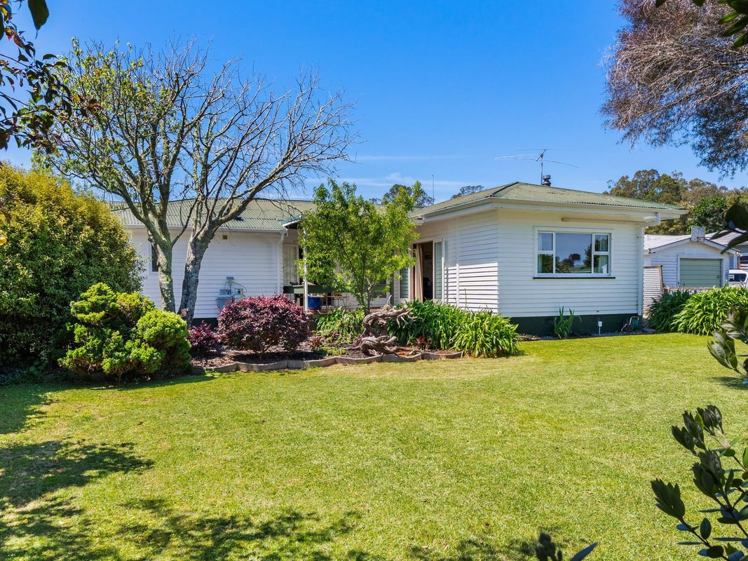 5 Vivian Street, Inner Kaiti, Gisborne - Carousel 1