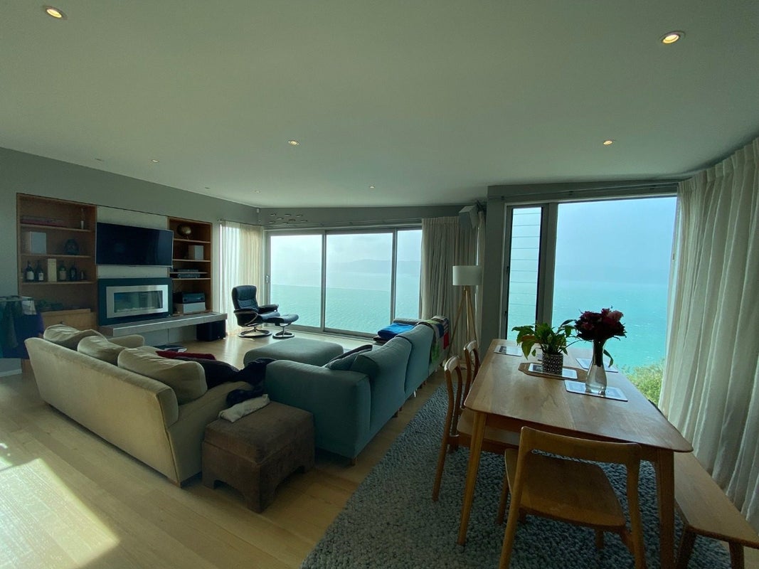 23 Napier Street, Karaka Bays, Wellington - Carousel 2