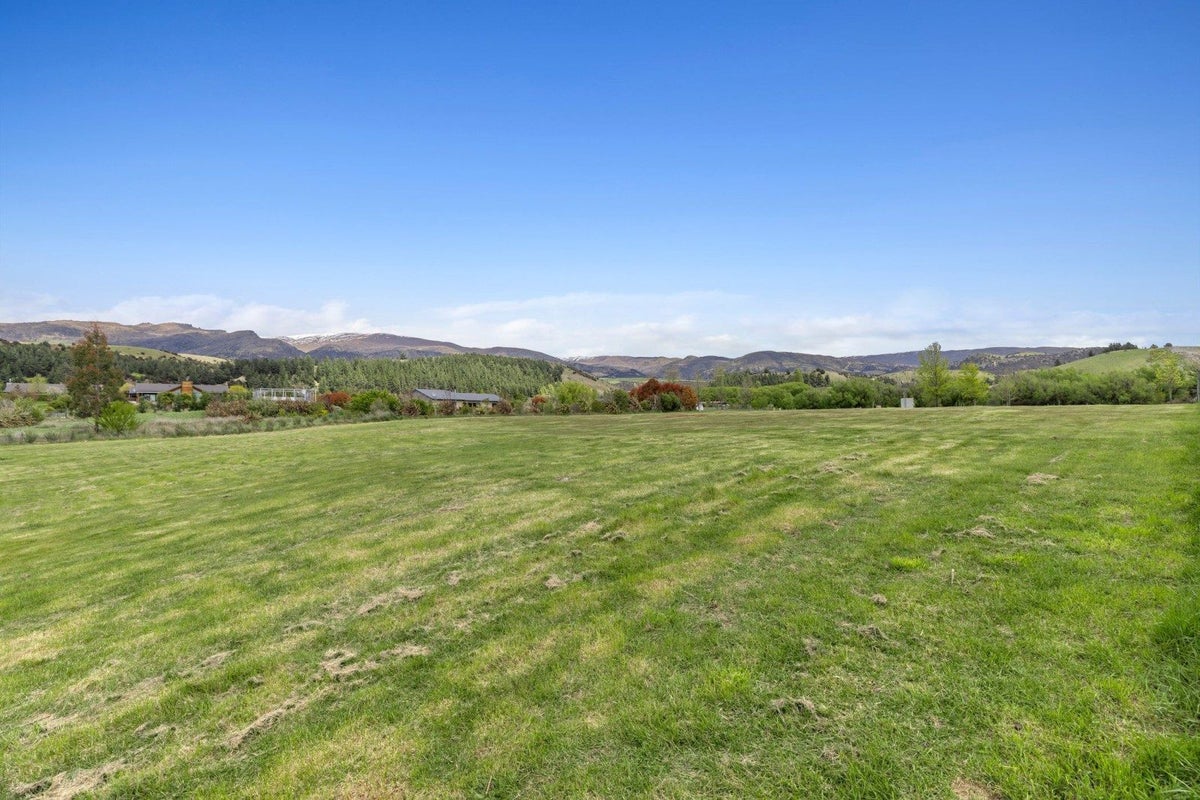 26 Harris Place, Luggate, Wanaka - Carousel 16