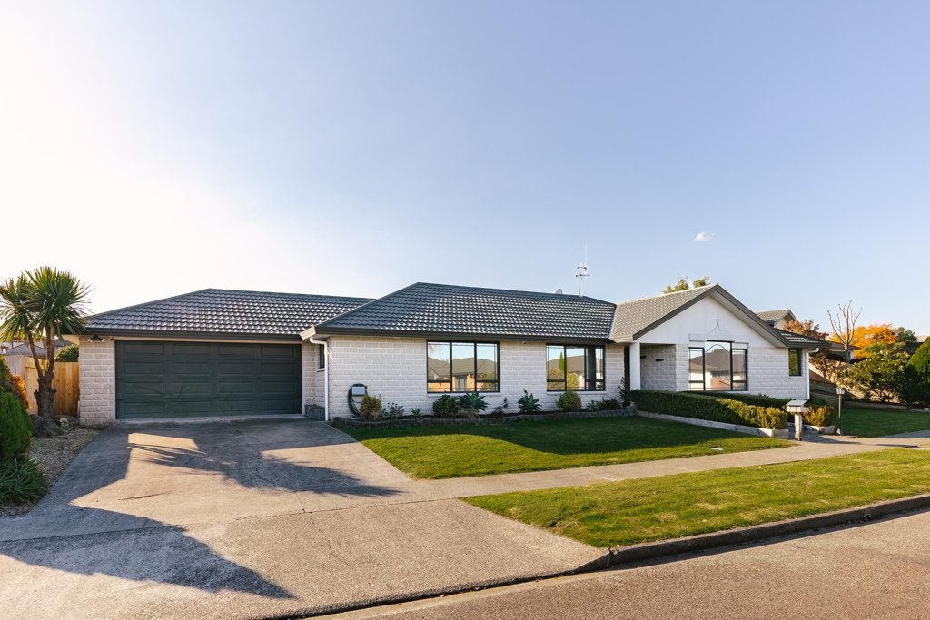 9 Aspen Way, Kelvin Grove, Palmerston North - Carousel 25