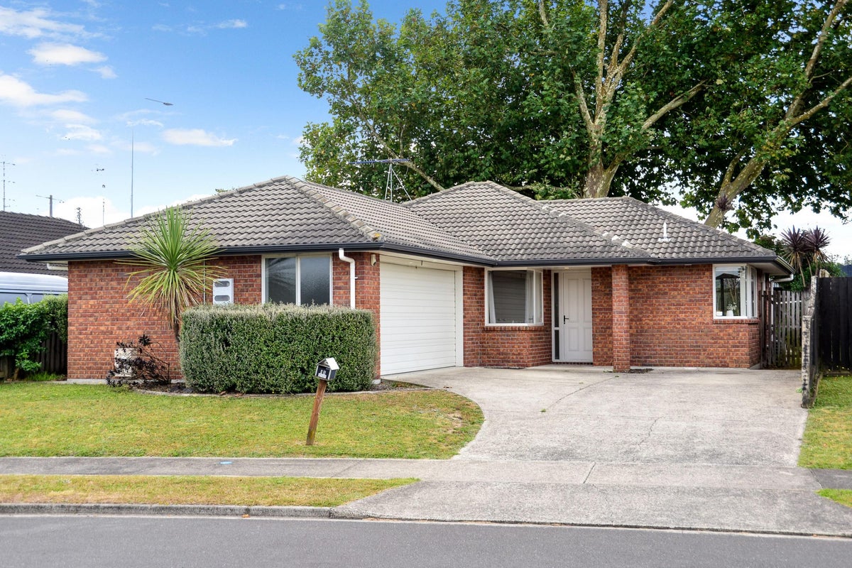 15 Salisbury Place, Hamilton East, Hamilton - Carousel 1