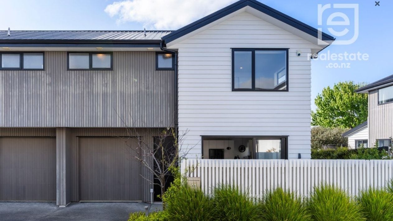 11 Temata LA, Wai O Taiki Bay, Auckland - Carousel 1