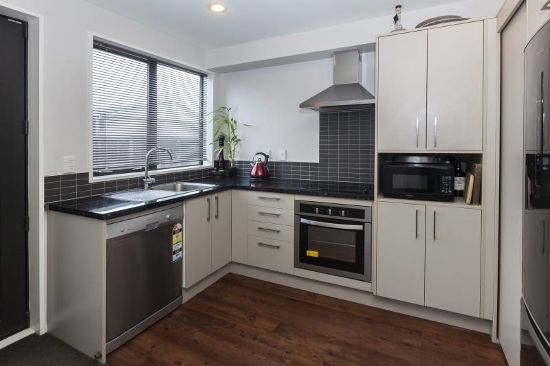 4/82 Packe Street, Edgeware, Christchurch - Carousel 2