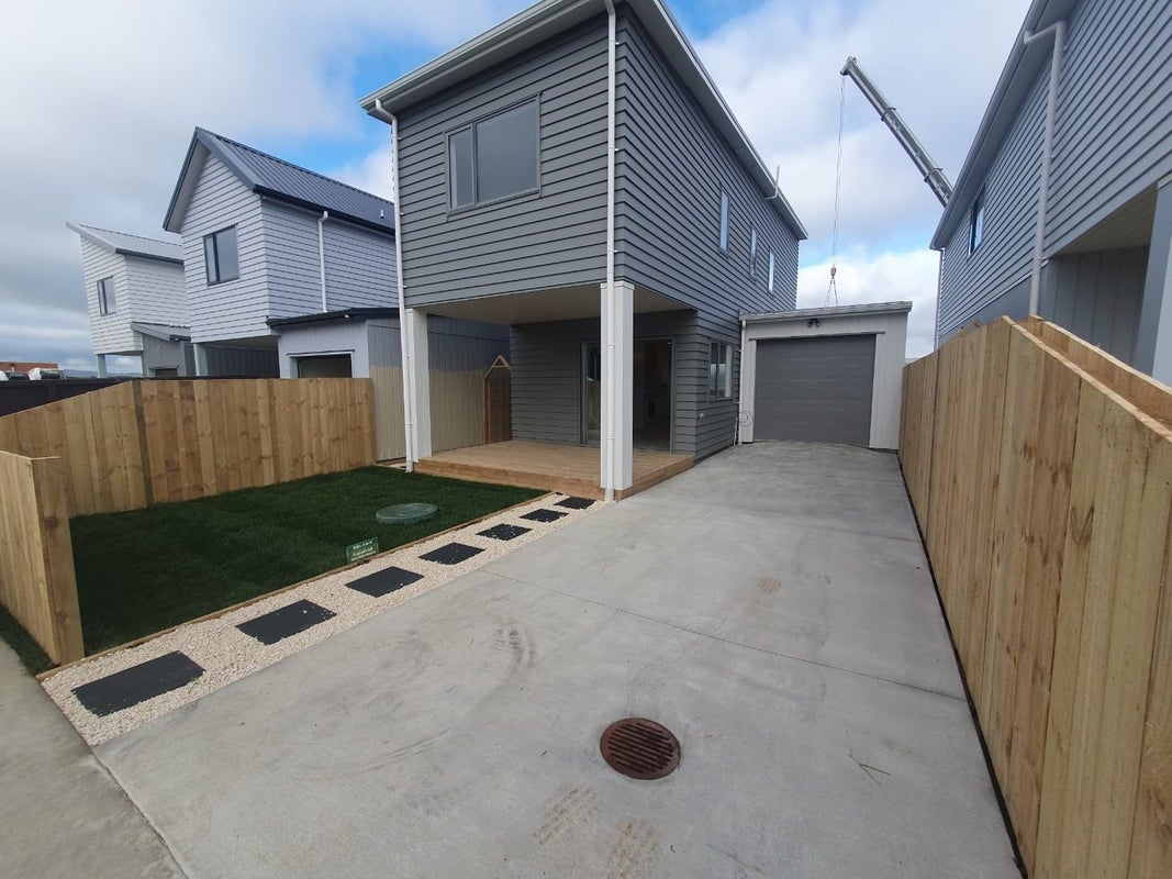 7 Farranfore Road, Opaheke, Papakura - Carousel 1