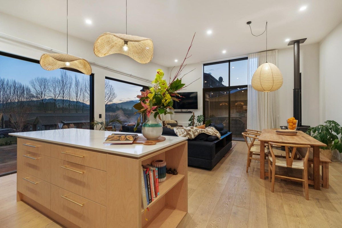 5 Brodie Avenue, Arrowtown, Arrowtown - Carousel 1