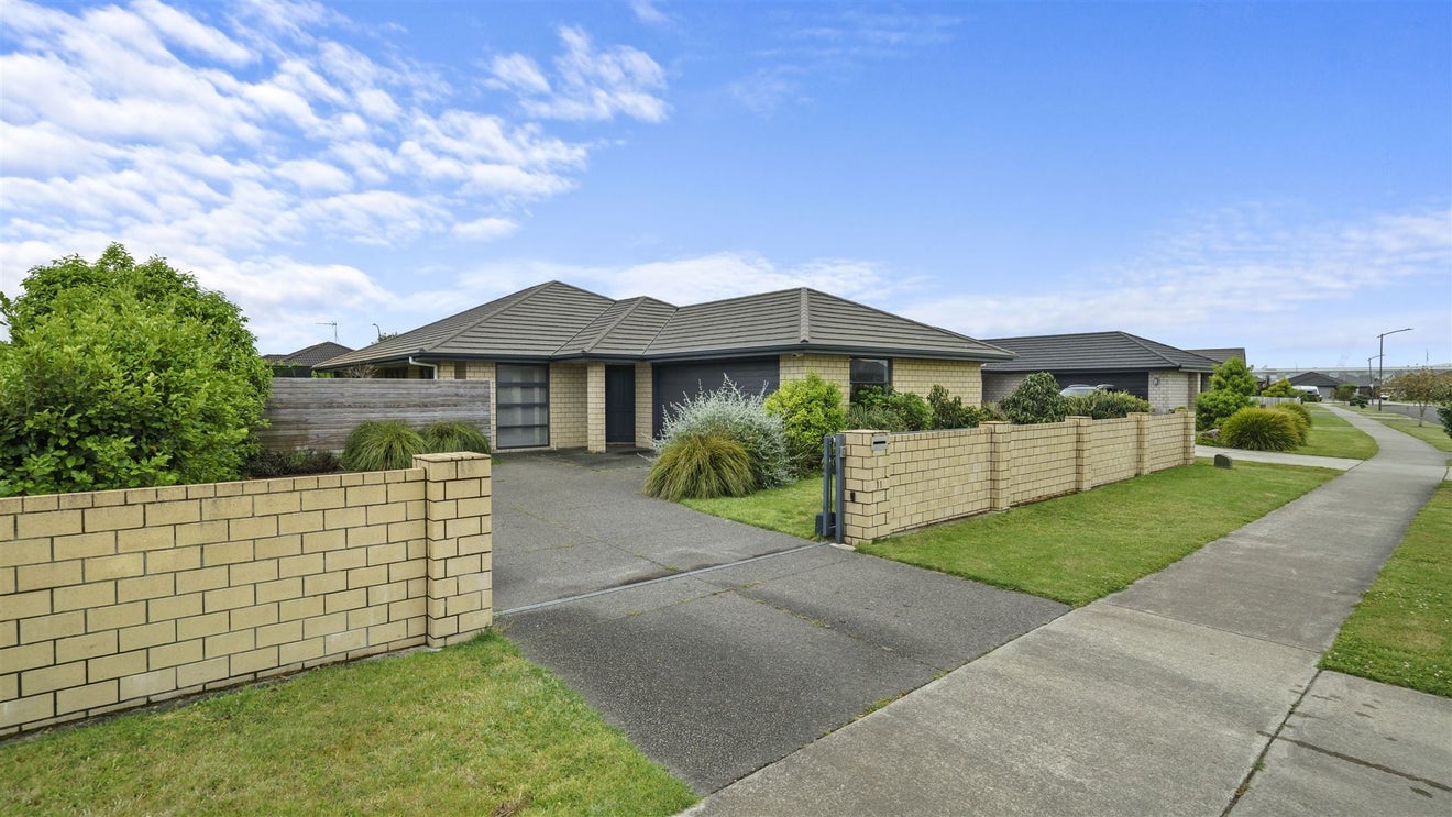11 Rainey Crescent, Papamoa Beach, Papamoa - Carousel 1