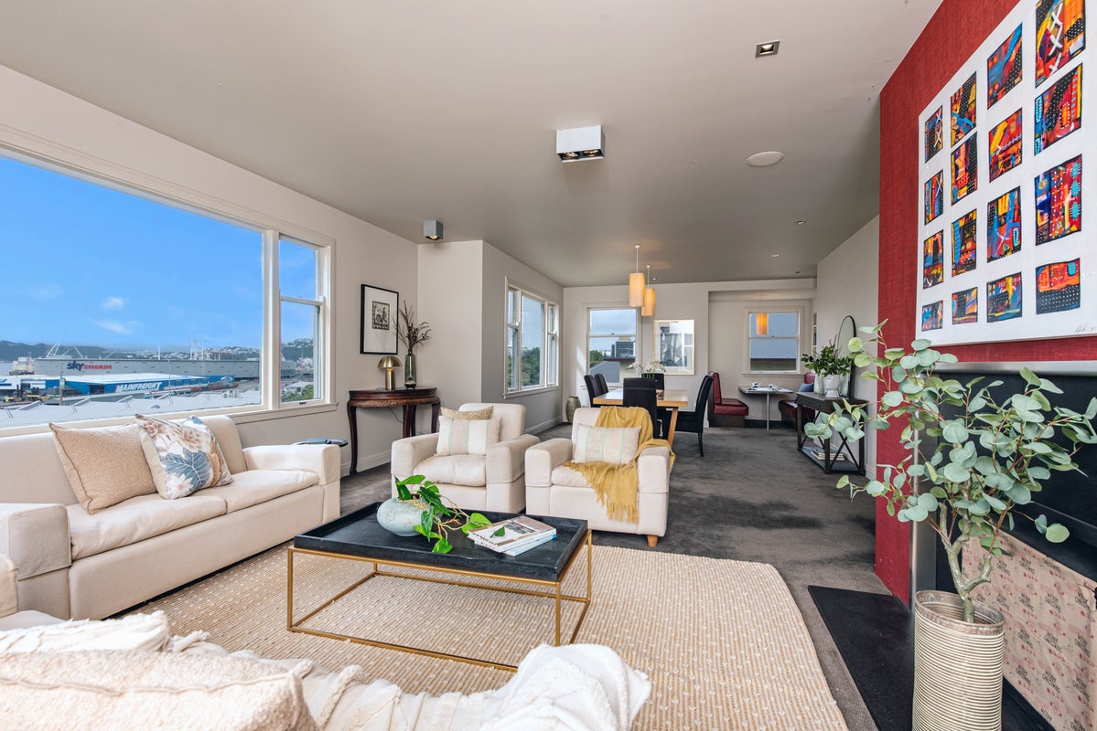 11 Stowe Hill, Thorndon, Wellington - Carousel 2