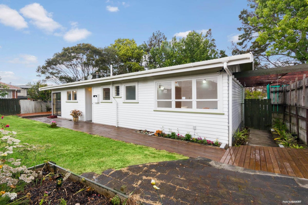 7 Reiman Street, New Lynn, Auckland - Carousel 2