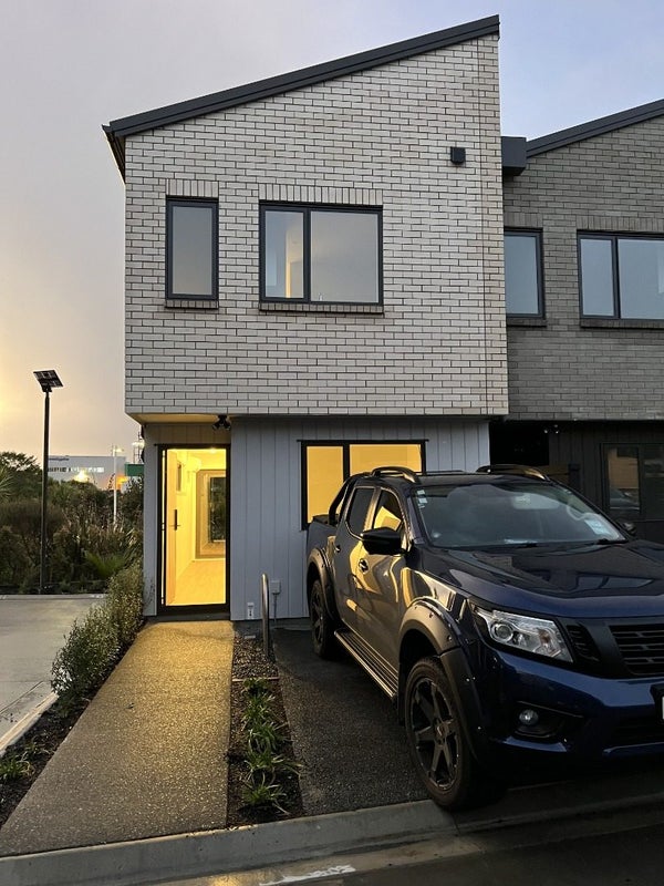 7/28 Westgate Drive, Westgate, Auckland - Carousel 1